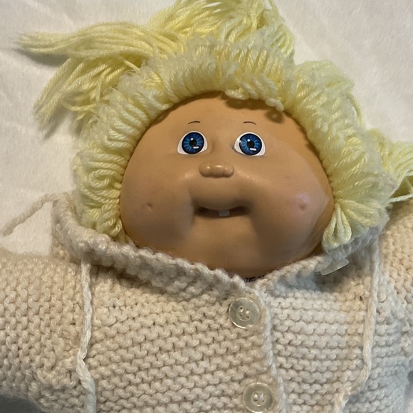 82 cabbage patch doll - Picture 2 of 11